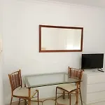 Coqueto Estudio En Calle Vela דירה